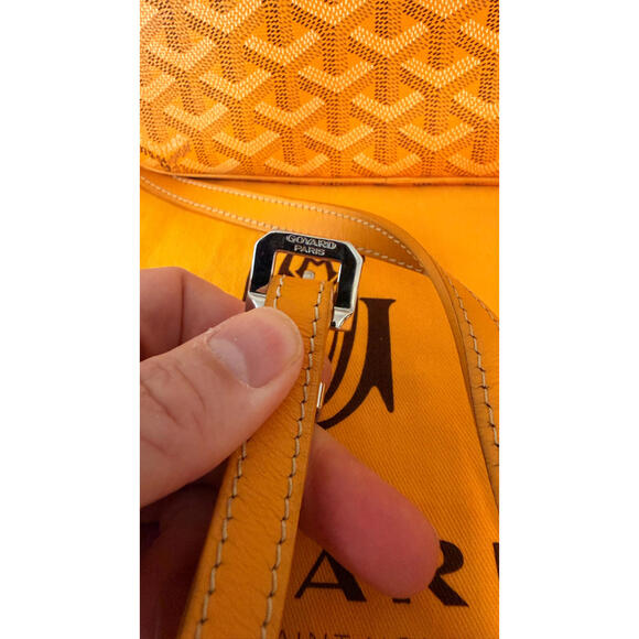 AUTHENTIC GOYARD CAP VERT YELLOW CROSSBODY BAG - Picture 14 of 16